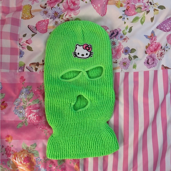 Hello kitty ski mask 3 colours💗💚🩷 - Picture 2 of 2